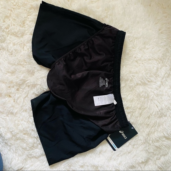 ASICS running shorts Size M - Picture 2 of 4
